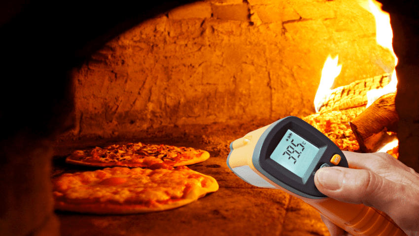 How Hot Should a Pizza Oven Be
